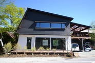 軽井沢にも拠点を構え、別荘・移住向け物件のご紹介、企業の合宿スペースの運営を行っています