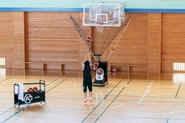 もっと強い日本を、バスケがあふれる風景を目指して開発されたモルテン独自バスケブランド「B＋（ビープラス）」のシューティングマシン