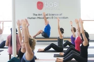 米国最大級のピラティス教育団体であるbasi pilates、ピラティスマシン製造メーカーとして名高いバランスドボディによる教育プログラム「Balanced Body® Education」。全米で最も歴史と実績がある世界基準のヨガインストラクター資格である【YogaWorks】など、多くの養成コースを開催するアカデミー部門で世界基準のインストラクターを輩出。