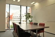 会議室が複数あるため、社内MTGやお客様とのMTGなどで使用しております。