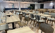 ランチやカフェを提供するホライゾンカフェは100名規模の勉強会の開催も可能。