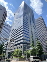 2024年4月に西新宿の大型ビルにオフィス移転が決定しています。新宿駅徒歩4分で食堂やコンビニやカフェが併設されており、快適な働く環境となります。