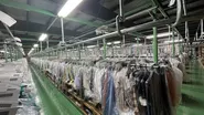 独自開発した倉庫管理システムを使いお洋服を管理しています。