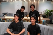 創業メンバーの４名（左上から時計回りに、齋藤、桃井、北本、小倉）