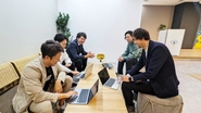 3ヵ月に1回は大阪オフィスへ出社しての全体共有会への参加をお願いしています。