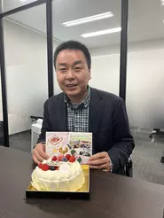 代表のお誕生日も本社でお祝いしました。