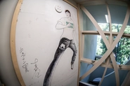 オフィスのMTGスペースには、「キャプテン翼」の作者 高橋陽一先生直筆のロベルト本郷の壁画が！