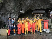 国の史跡である日本三大鍾乳洞「龍河洞」では、家族をワンダフルな未知なる世界にいざないます。龍河洞みらいがマーケティング・運営支援（2018年1月より）を行います。