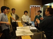 秋田の日本料理たかむらさんとサービスについて熱い議論を展開中！