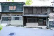 失われ続ける日本の美と伝統。 私たちは住宅としての必要性と価値を失った、戦前の古民家を買取或いは賃貸し、ホテルへとリノベーション（再生）後に運営まで行っています。