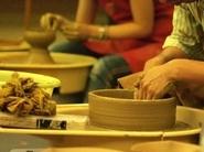 陶芸体験など、伝統文化を活かした体験も数多くご紹介しています。