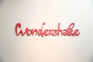 【Wondershake】という社名には、驚きで世界・人の心を揺らしたいという想いが込められています