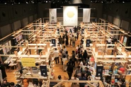 全国各地から工芸メーカーや伝統産業を行う会社が集まって出展する大日本市展示会の様子
