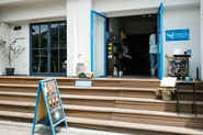 1号店の吉祥寺店は2014年7月にオープン。
