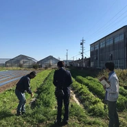 気持ちの良い畑たくさんの方が体験や見学に来ます