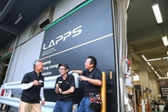 LAPPSのカーラッピング施工技術を習得した楽しい仲間が日本を変える