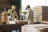 パレット、木箱などの設計から自社製造により供給しています。