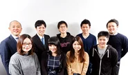 服装や髪形は自由で"自分らしい"働き方を推奨しています。新入社員も先輩社員も分け隔てなく、活躍できる環境です。