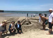 地元の海で開催される砂像のコンテストに皆で参加！