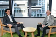 創業者の島原(左)と代表取締役社長CEOの鎌田(右)。「研究から、ワクワクを」そんな気持ちで当社を創業しました。