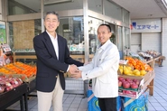 日本全国のスーパーマーケット様、小売事業者様とコラボ展開していきます。