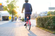 赤い自転車が特徴のシェアサイクルです