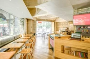 世界10拠点に広がるFabCafe。ものづくりカフェであるだけでなく、クリエイティブネットワークの機能を生かしたビジネス支援も手がけています。