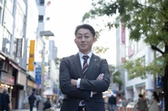 社長の八幡です。横浜の街を愛し新しい不動産屋のカタチを追求する熱い社長です。
