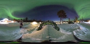 フィンランドで撮影したオーロラの360度画像を平面に延ばしたもの