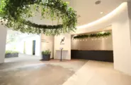 恵比寿にある本社は青山フラワーマーケット様監修の「室内公園」をコンセプトとした緑豊かな職場環境です