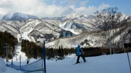 冬には１泊２日のスキー場でワークショップです。去年は新潟の苗場スキー場に行って来ました。