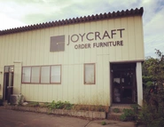 群馬県前橋市の自社工場です。高品質の家具を製造するための設備が整っています。