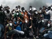 ガーナに850個のガスマスクを提供した際の写真