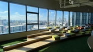 タイオフィスの休憩スペースからの眺め。広大な敷地にあるサービスオフィス（True Digital Park）に入居しています