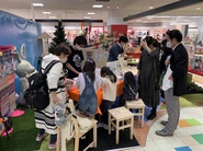 最初の1店舗目・伊勢丹立川店の様子です。こちらは知育玩具の販売も行っています。