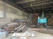 毎日大量の廃木材をはじめとした廃棄物が当社処理工場に運び込まれます。