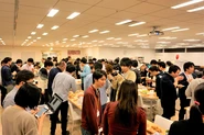 社員全員が集まる全体会議は月に１回行います。現在は高知県の支社と合同で、オンライン開催をしています！