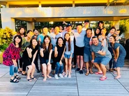 2019年ハワイ研修旅行時の集合写真です！みんな仲良く協力し合いながら頑張っています！
