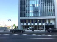 きらぼし銀行本店は、表参道駅すぐの青山にかまえています
