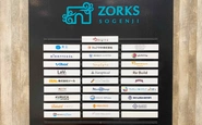 ベンチャー企業が集結するシェアオフィス「ZORKS崇元寺」を運営しています。参画企業と連携・協力しながら、大きな組織体をつくり、プロジェクトを進めています。