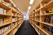 社内図書館は5000冊以上も！
