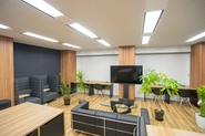 昨年冬に移転したオフィス。新宿アイランドタワーのオシャレなオフィスで、通勤アクセスも抜群です。