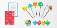 PocochaではPocochaならではの景品を用意し、利用者の方にもっと楽しんでいただくためにオリジナルグッズを制作しています。また、制作するときは「かわいい！」「欲しい！」と思っていただけるような、オリジナルグッズ作りを心掛けて制作しています。