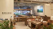 沖縄県唯一の百貨店の自主ブランド「樂園百貨店」ブランド構築。コンセプトからWeb、店舗設計、PRもワンストップで手掛ける。