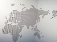 大阪から世界へ。を目標に世界地図の描かれた会議室があります。