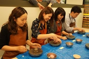 アソビュー！で掲載している陶芸体験。従業員メンバーで休日アクティビティを楽しむこともユーザー視点において、時には大事な仕事です！