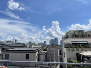 原宿オフィスは3F,4F,屋上になっており、屋上からは原宿と渋谷の街並みが一望できます