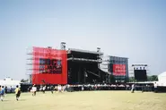 2000年、ロッキング・オンはイベントを始めました。『ROCK IN JAPAN FESTIVAL』は、初回は6万490人の動員でした。20周年を迎えた2019年は、5日間の開催で合計33万7000人のオーディエンスが真夏のひたちなかに集まりました。