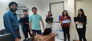 インドのプネにあるITラボのメンバー。PM、エンジニアが開発に取り組むほかインターン生が開発と日本語を学びます