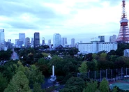 目の前が芝公園で、四季を豊かに感じられます。東京タワーまでは徒歩10分！